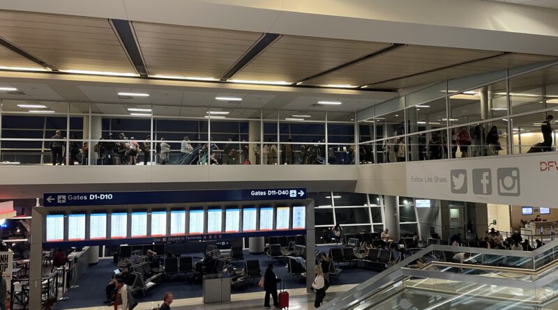 Customs line at DFW backed up almost to the plane, (C) 2023 Points & PDBs